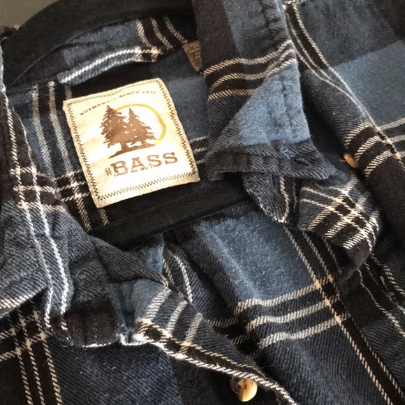 ⭐️FREE G.H. Bass Flannel - Picture 2 of 3